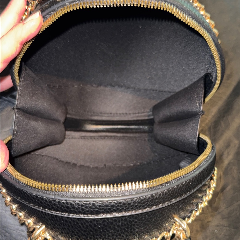 Black Leatherette Round Basketball Bag with Gold Chain, NEW - Picture 5 of 7